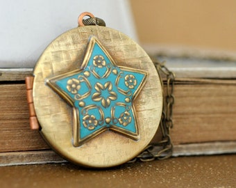 Handmade enamel style blue star locket,  vintage 70s brass locket necklace, star and flowers, blue star, good luck, wishing upon a star