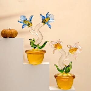Glass Iris Flower Figure Ornaments, Handcrafted Glass Spring Bloom Figurines, Elegant Collectible Floral Decor and Perfect Mother’s Day Gift
