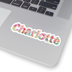 Könnte beinhalten: Ein Set aus drei Keramikbechern mit gesprenkelter, matter Oberfläche. Die Becher sind in den Farbtönen Creme, Hellgrau und Dunkelgrau gehalten. Jeder Becher hat ein schlichtes, minimalistisches Design, ideal für Kaffee oder Tee.