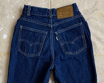 Levi's 4th bigE 不均等V 525 Levi's® Men's Japanese Denim Wide-leg Pleat Jeans - Black | Levi's® US