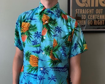 1950s Loop Collar Aloha Shirt / vintage 50’s hand screened single needle 100% rayon made in Japan button up short sleeve oxford shirt medium
