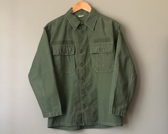 1970s US Army or USMC Vietnam Era OG-107 Sateen Utility Shirt / vintage 70’s military olive green button small #5