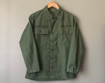 1970s US Army or USMC Vietnam Era OG-107 Sateen Utility Shirt / vintage 70’s military olive green button small #2