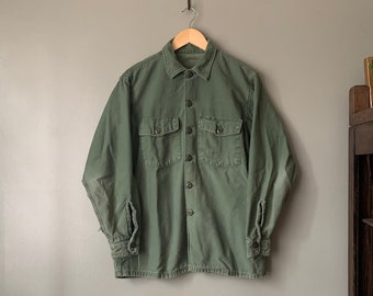 1969 US Army OG-107 Sateen Shirt / vintage 60s 1960s Vietnam era military olive green fatigue button up large