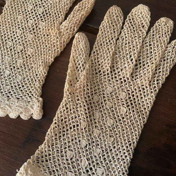 Antique 1900s Victorian Bridal Net Gloves / Edwardian white cotton handmade crochet crocheted mesh small medium