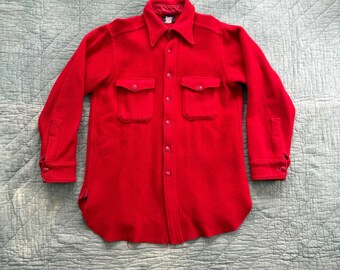 Vintage 1950s Woolrich Red Wool Burton Up Shirt size M / 50’s warm fall winter button down long sleeve wool shirt men’s medium