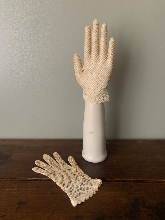 Antique 1900s Victorian Bridal Net Gloves / Edwar… - image 2
