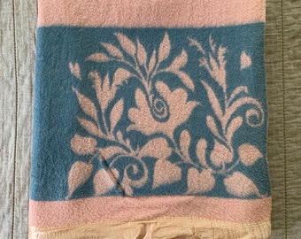 1940s Pink and Blue with Satin Trim Blanket / vintage 40’s flannel throw camp camping blanket 74” x 62”
