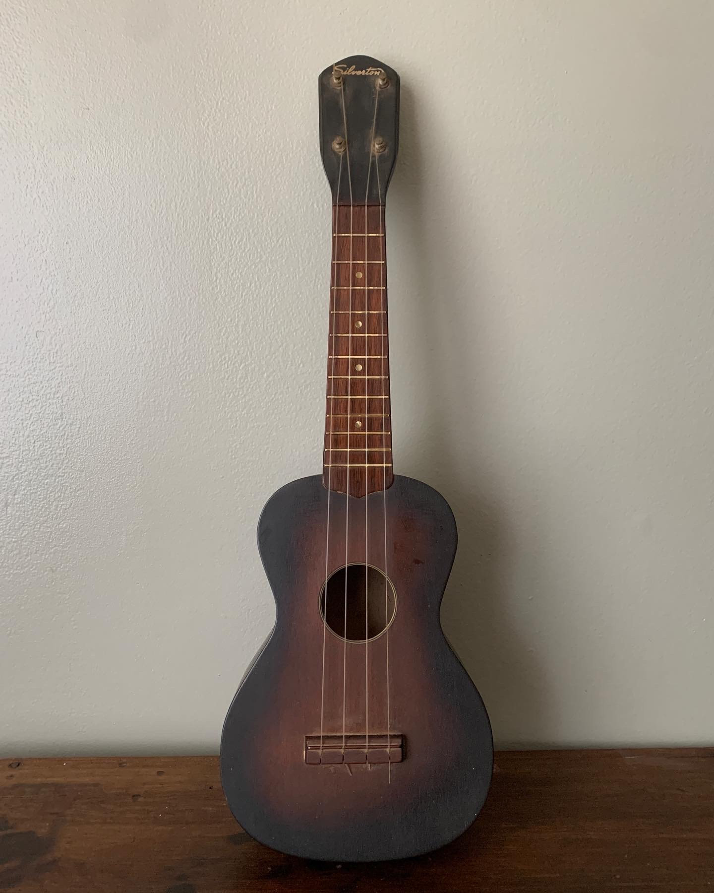 Fender Pa'ina -Solid Mahogany Tenor Ukulele w/ Pickup