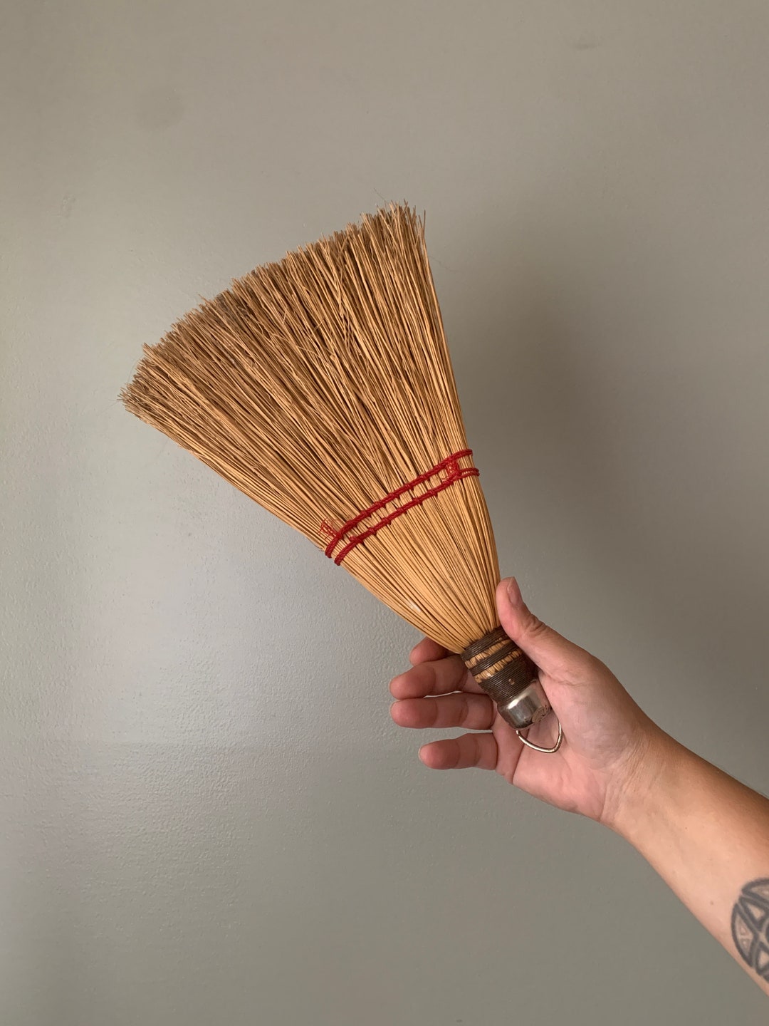 1950s Hand Held Whisk Broom / Vintage Antique 50's Straw Mini Broom