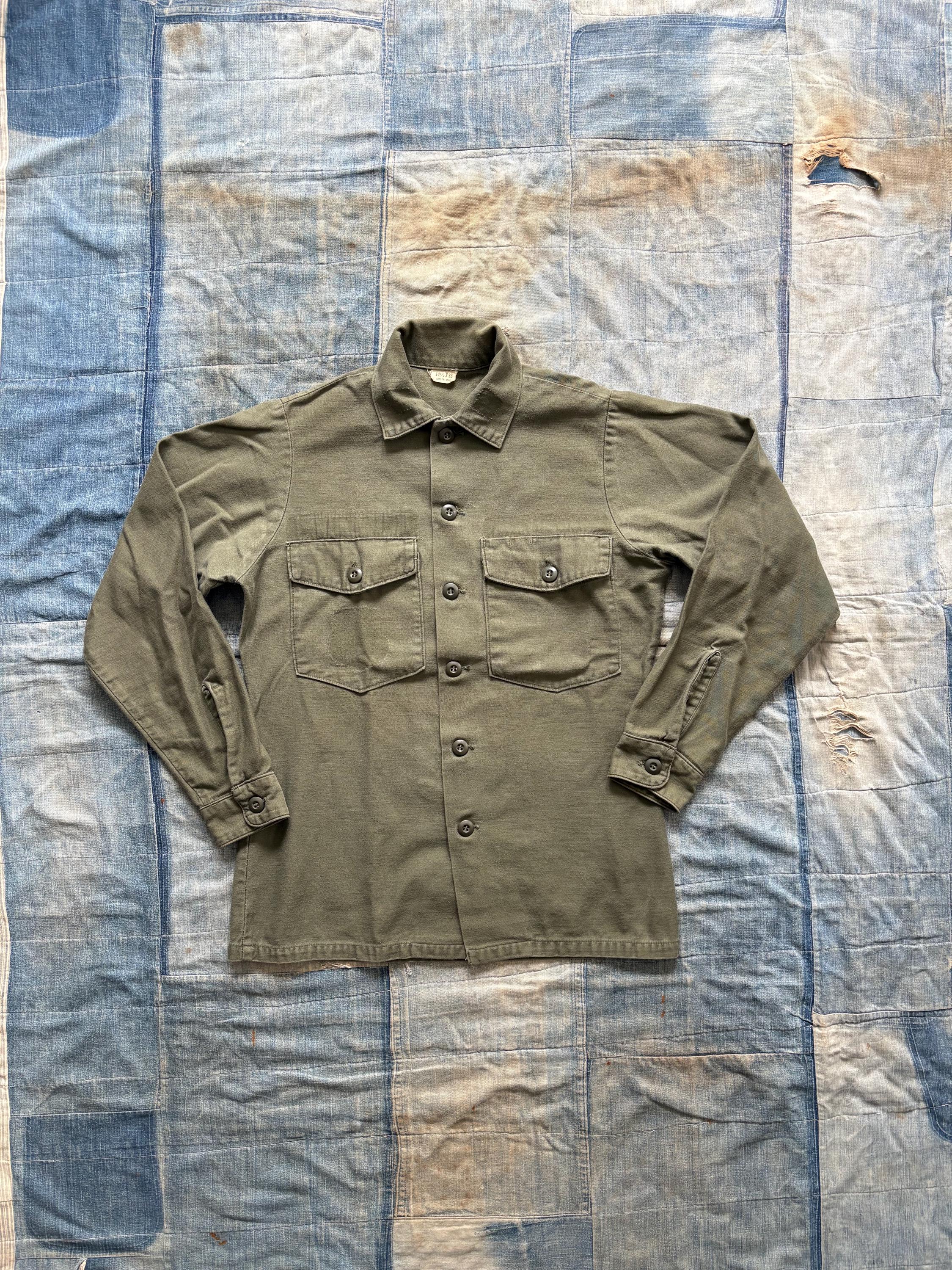 トップス US ARMY OG107 COTTON SATEEN SHIRT 1970s Vintage 1970's Vietnam Era US Military OG-107 Sateen Utility