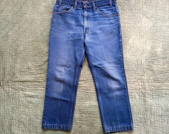 Vintage 1980s Levi’s Orange Tab Jeans Straight Leg Made in USA - 32x26 / 80’s Levis denim pants medium wash short ankle length waist 32”