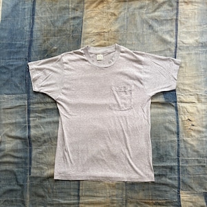 Vintage 1980s Fruit of the Loom Heather Grey Pocket Tee / 80’s melange light gray t shirt S-M blank plain basic