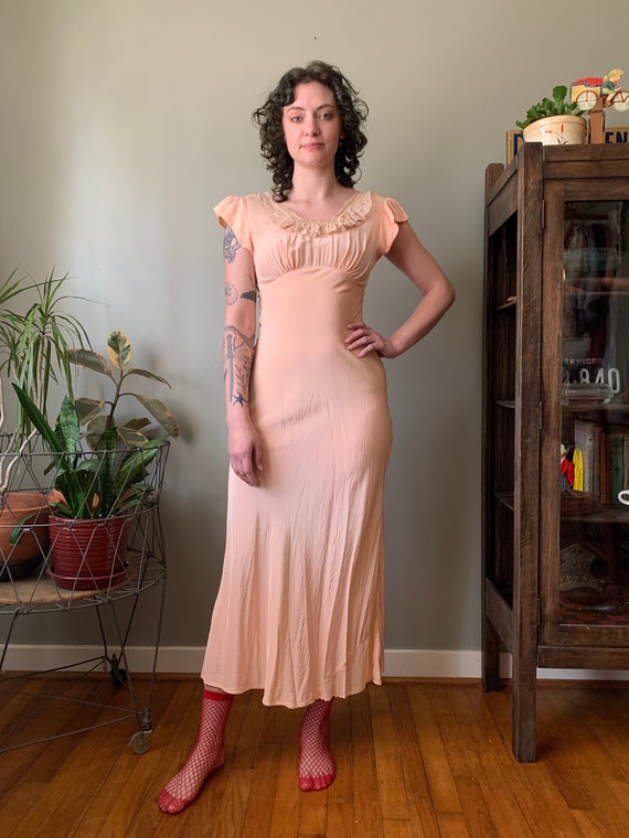 1940s Pandora Peach Silk Nightgown / vintage anti… - image 1