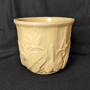 Vintage 1940s Yellow McCoy Pottery Lily Jardiniere Planter