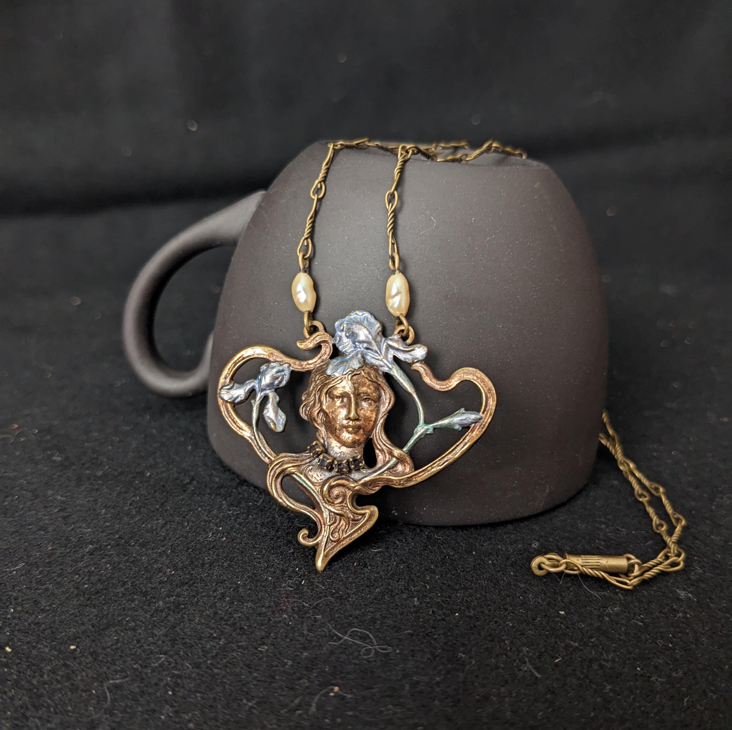 Vintage Pididdly Links Art Nouveau Goddess Pendant Necklace