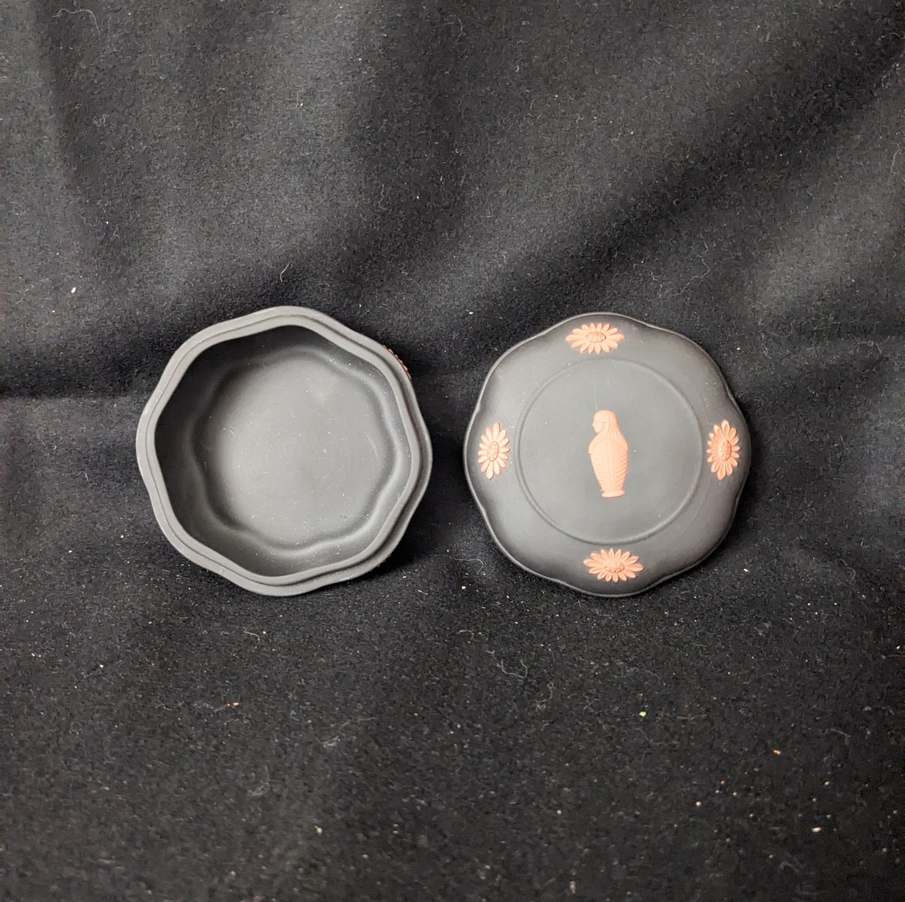 Vintage Wedgwood Terra Cotta on Black Basalt Sarcophagus Canopic