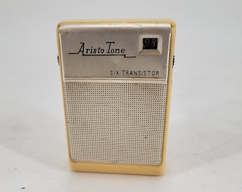 Vintage Sears Silvertone Transistor Radio With New Battery in