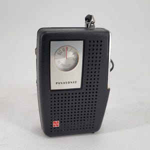 National Panasonic 7-Transistor Pocket Portable AM Radio Model R-1077-WORKS!