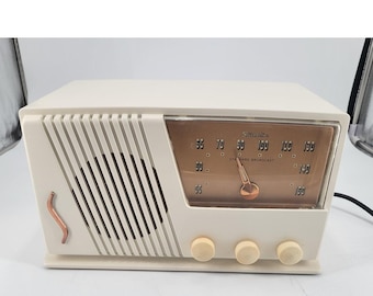 VTG Silvertone (Model 16) Chassis No. 132.844 AM Radio - REPAIRED/Restored