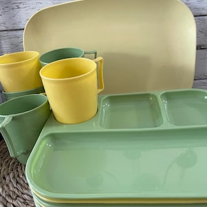 Vintage Colonial Plastic Picnic Set Snack Trays Cups with Extra Tray Retro MCM