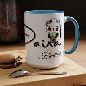 Taza de cerámica personalizable con el nombre n.° 46 de Kyo Daina, adorable panda bebé, para beber té de burbujas (11 oz y 15 oz) para cualquier ocasión.
