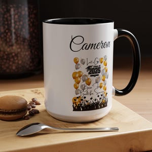 Taza de cerámica personalizable n.° 1 "Creada para el éxito" (11 oz y 15 oz) para toda ocasión. Taza de graduación de la clase de 2025.