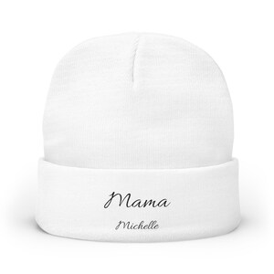 Mama #1 aangepaste gezellige geborduurde gebreide muts voor de winter, modieuze beanie, trendy winteraccessoire, casual gebreide muts, hoofddeksels voor de feestdagen