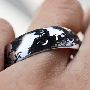 Engraved Raven on Tree Branch Ring Wedding Band, Raven Ring, Tungsten Ring, Nature Bird Ring, Personalized Raven Jewelry 8mm