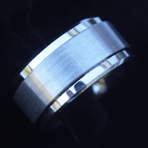 Men&#39;s Silver Spinning Wedding Band, Personalized Spinner Engagement Ring, Unique Fidget Spinner Ring, Anxiety Ring, FREE TEXT ENGRAVING 10mm
