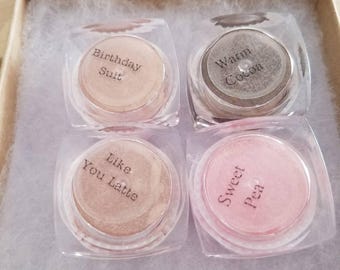 the BASICS Gift Set Mineral EYE Shimmer Eye Shadow, Natural Makeup Gift SET Mica Powder 40ml - Birthday Suit moody, Runway, Sweet Pea