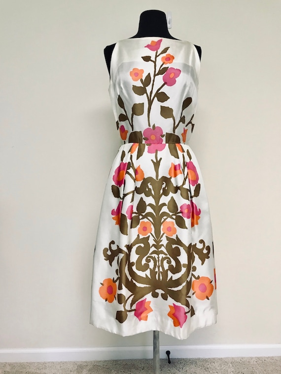 SALE 30/% OFF Coupon Code FAVORITE30 Vintage 1960s Baroque Print Dress
