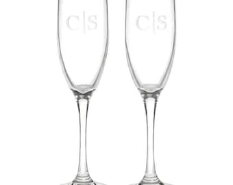 Personalized Wedding Flutes, Custom Etched Champagne Glasses, Elegant Toasting Flutes, Unique Bridal Glasses, Customizable Wedding Decor