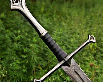 Hand-Forged Medieval Longsword: Damascus Steel Knight Sword with Leather Grip