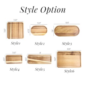 Op de afbeelding: Houten serveerplanken in zes verschillende stijlen, met afmetingen in inches. De tekst "Style Option" staat bovenaan. Stijl 1 is vierkant, stijl 2 is ovaal, stijl 3 is langwerpig, stijl 4 is rechthoekig, stijl 5 is rechthoekig en stijl 6 is rechthoekig.
