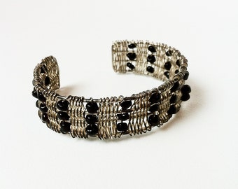 Beaded 90s Cuff Bracelet / Black and Silver