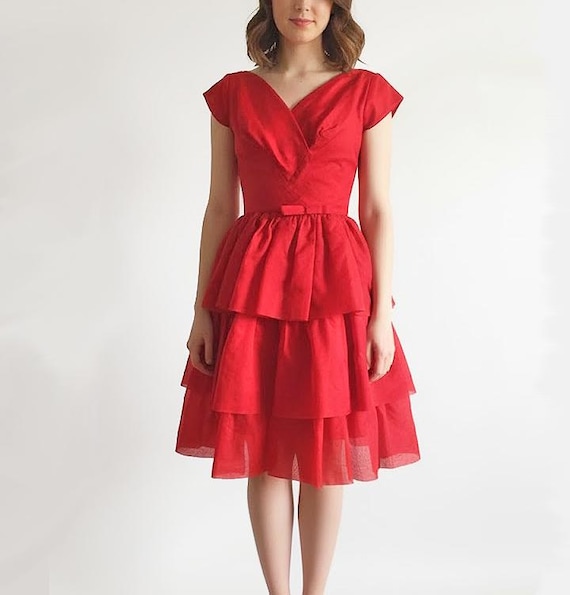 red tiered cocktail dress Vintage 50s 60s With Bow XS Color:Light Grey delivery:Delivery 1 elegant red dress 12,644 Red Hair Blue Sweetheart Sleeves