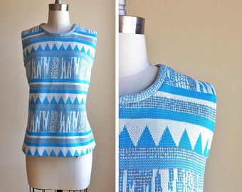 Sleeveless Abstract Top in Blue and White - sz L