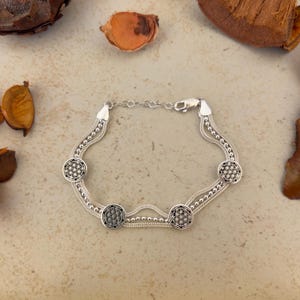 Pulseira de prata esterlina com contas da Flor da Vida feita à mão | Design de Geometria Sagrada | Joias femininas ajustáveis de prata 925 | Presente para ela