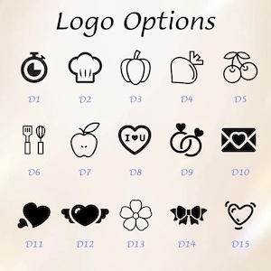 K&ouml;nnte beinhalten: Eine Sammlung von 15 schwarz-wei&szlig;en Logo-Optionen, darunter eine Stoppuhr, eine Kochm&uuml;tze, eine Paprika, Kirschen, Utensilien, ein Apfel, ein Herz, Eheringe, ein Umschlag und verschiedene Herz- und Blumendesigns. Der Text "Logo Options" steht oben.