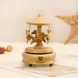 Caja de música de carrusel personalizada para regalo de cumpleaños: regalo de aniversario de madera grabado, recuerdo de baby shower, caja de música para la primera Navidad, regalo para niños
