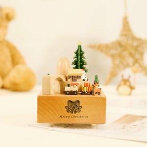 Caja de música de tren de madera personalizada, regalo de cumpleaños, regalo de Navidad grabado, recuerdo de baby shower, caja de música para la primera Navidad, regalo para niños