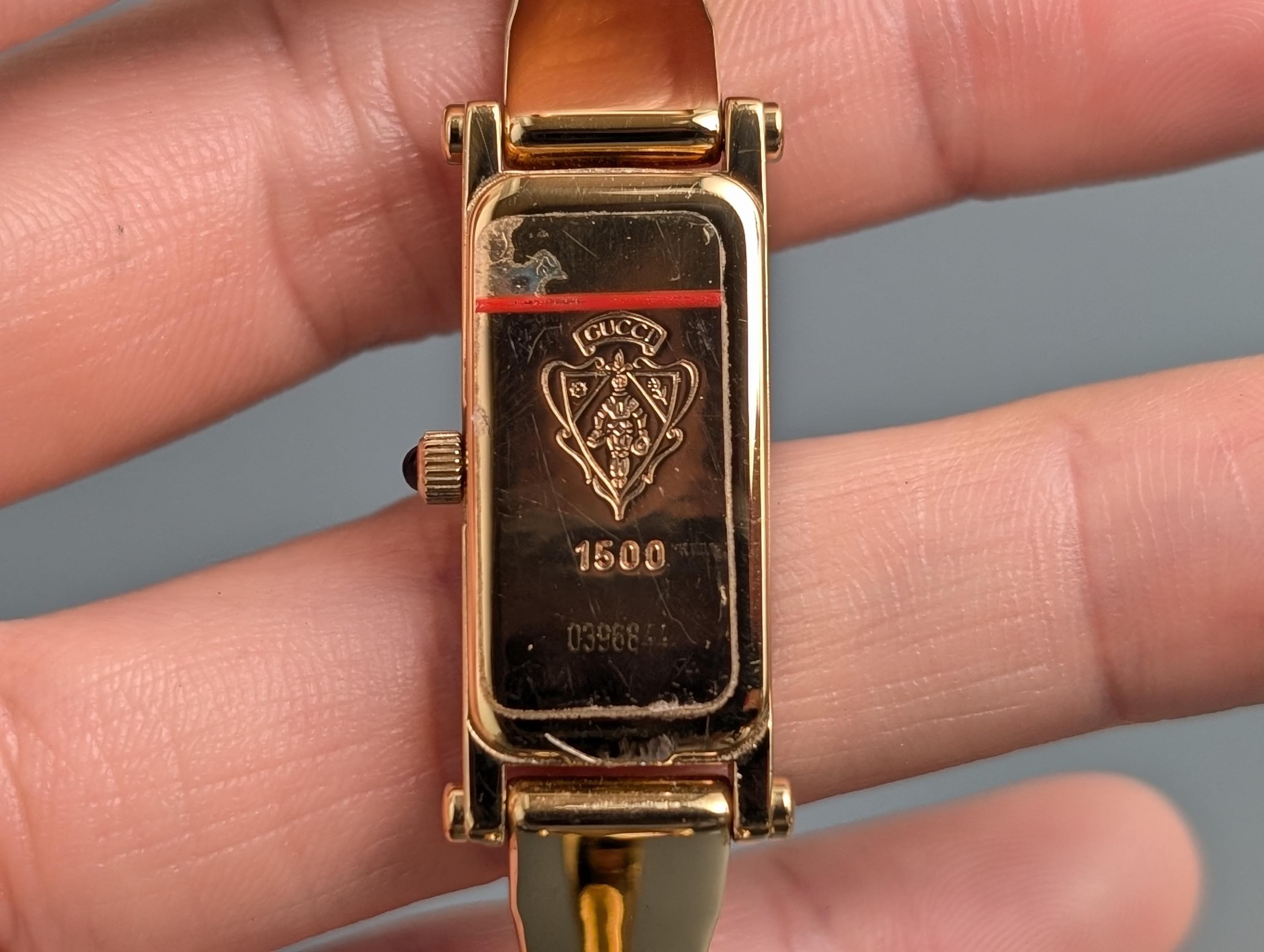 GUCCI 1500 Gold Vintage Black Dial Quartz Ladies Watch Rectangle