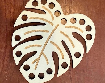 Monstera Leaf Wooden Floss Organizer – 18-Hole Embroidery Thread Holder, 4 x 4 1/2