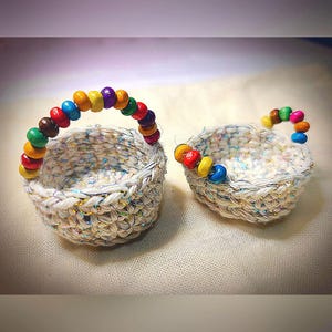 Miniature Basket, Colorful Beaded Basket, Miniature Rainbow Basket, Miniature Crochet Basket, Mini Basket with Wooden Handles for Dollhouse
