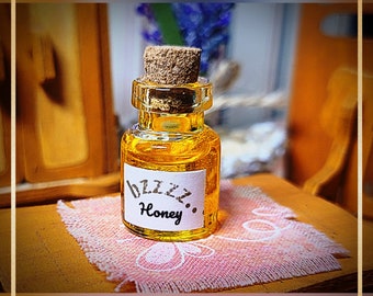 Miniature "Buzz Honey" Jar, Dollhouse Pantry (1 1/8")