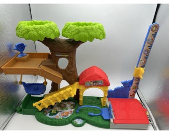 Fisher Price Little People Gran Zoológico de Animales Casa del Árbol Columpio Estanque Set de Juego 2014