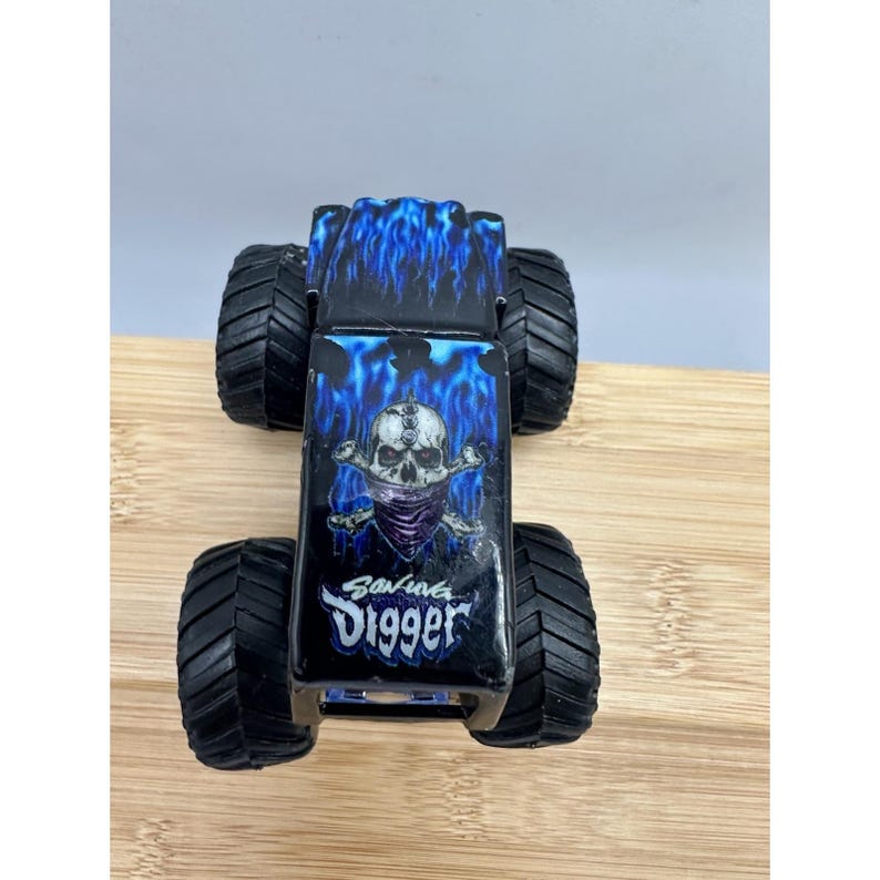 Monster Jam Son-Uva Digger 1:64 Camioneta monstruo de metal fundido imagen 6