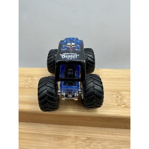 Monster Jam Son-Uva Digger 1:64 Camioneta monstruo de metal fundido imagen 5