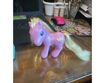 2004 My Little Pony Doseydotes Target Exclusive G3 MLP Butterfly Purple